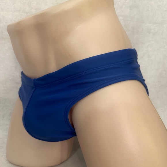 Tulio Pouch Swim Briefs Small 30-36" Gently worn 85% polyamide / 15% elastane - Picture 2 of 4